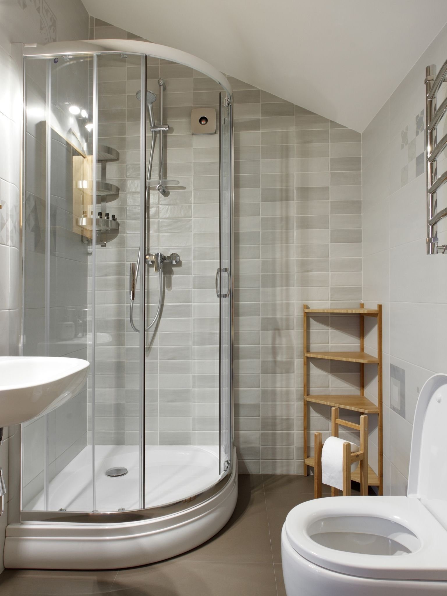 complete bathroom fitter TW1 4PB